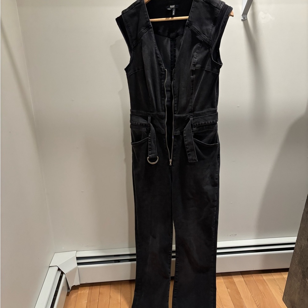 PAIGE Elegant Black Garment